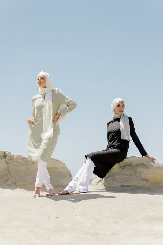 Elaine Essential Tunic - Black