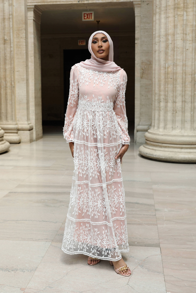 Avery Lace Maxi Dress - Kashmiri Chai