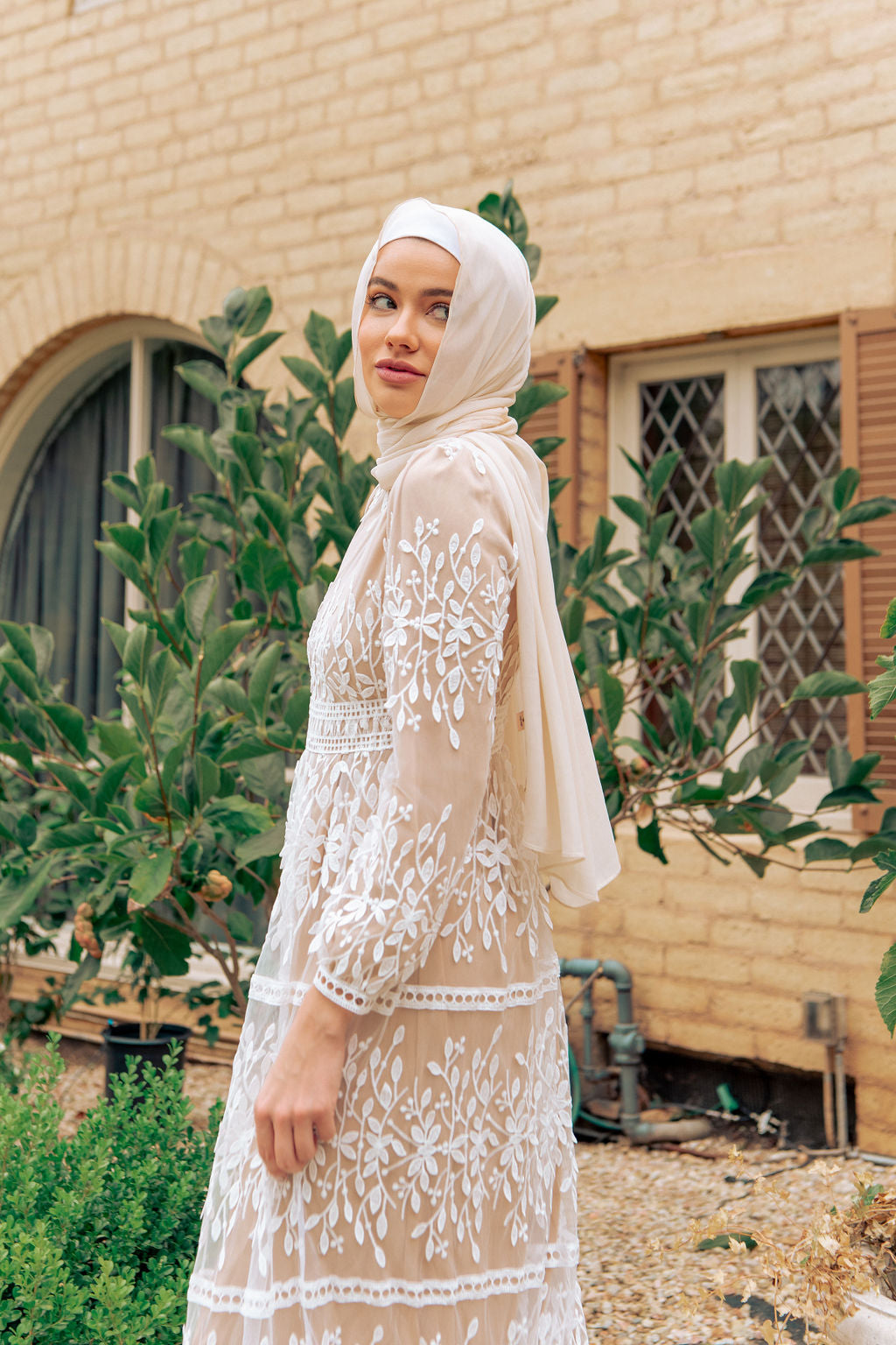 Avery Lace Maxi Dress - Chai Tea Latte